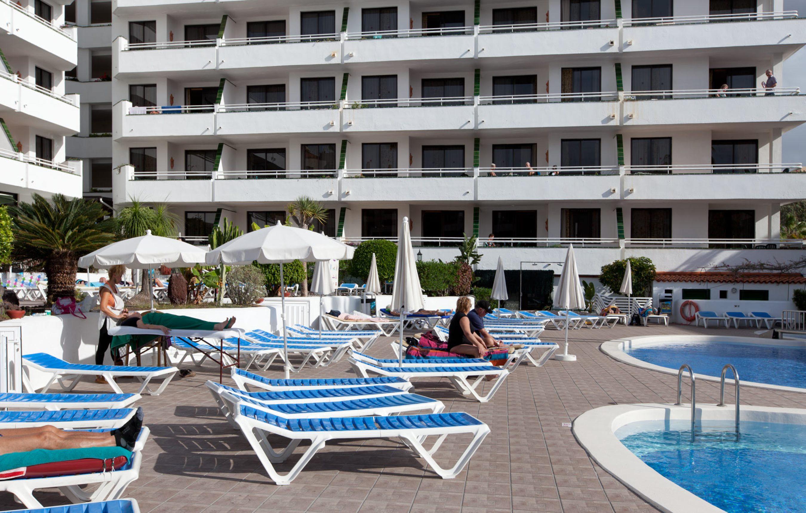 Hotel-Apartamentos Andorra Playa de las Americas  Exterior photo